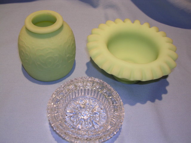 FENTON PERSIAN MEDALION GREEN SATIN GLASS THREE PIECE FAIRY LAMP