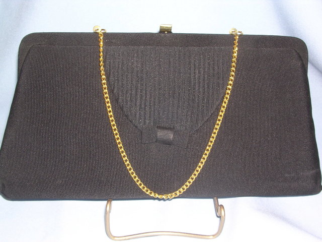 VINTAGE BLACK FILE CLOTH EVENING CLUTCH WITH GOLD CHAIN & CLASP