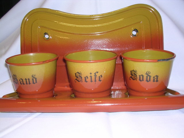 VINTAGE EUROPEAN RED TO GOLD GRANITEWARE SAND, SODA, SEIFE, LAUNDRY SET
