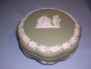 WEDGWOOD GREEN JASPERWARE JASPER COVERED POWDER DISH