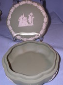 WEDGWOOD GREEN JASPERWARE JASPER COVERED POWDER DISH