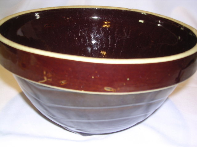 LARGE BROWN POTTERY MIXING BOWL