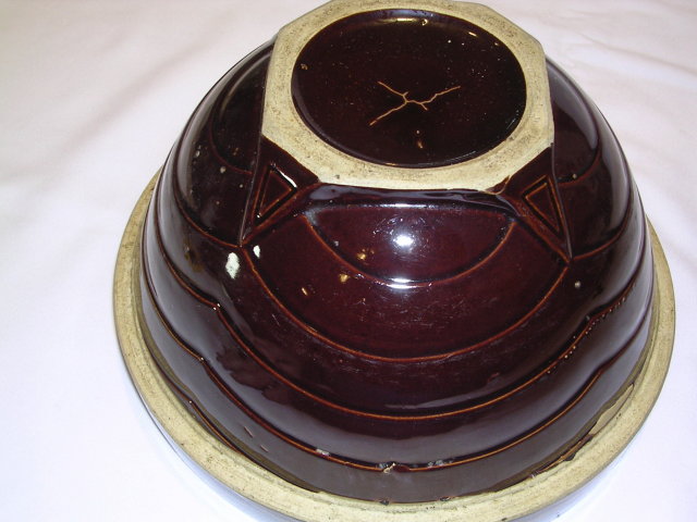 LARGE BROWN POTTERY MIXING BOWL