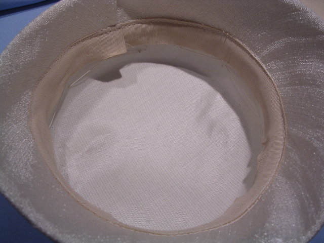 VINTAGE WHITE LINEN SCULTPED LADIES HAT WITH FLOCKED NETTING