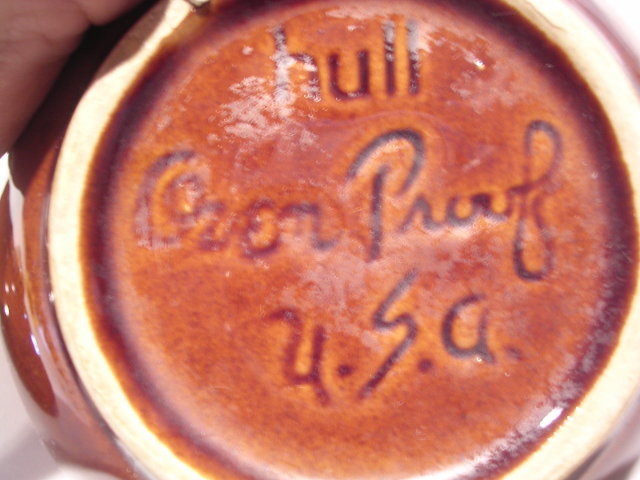 HULL HOUSE AND GARDEN MIRROR BROWN COVERED FRENCH CASSEROLE WITH HANDLE