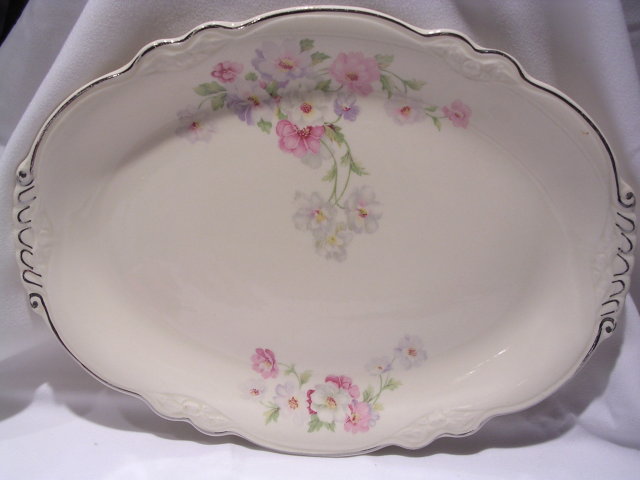 HOMER LAUGHLIN VIRGINIA ROSE FLUFFY ROSE 13 1/2