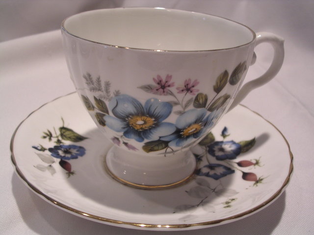 ROYAL GRAFTON BONE CHINA ATTACHED TEA CUP & SAUCER BLUE FLORAL