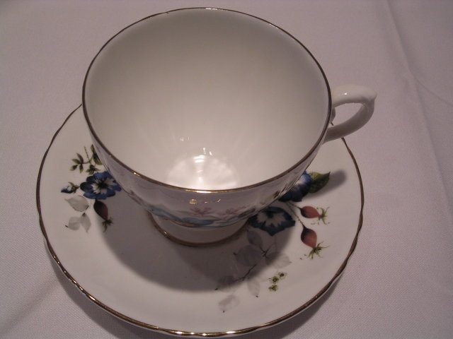 ROYAL GRAFTON BONE CHINA ATTACHED TEA CUP & SAUCER BLUE FLORAL