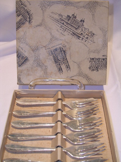 SET OF SIX SHEFFIELD SILVER PLATE PASTRY FORKS IN WESTMINSTER ABBY GIFT BOX