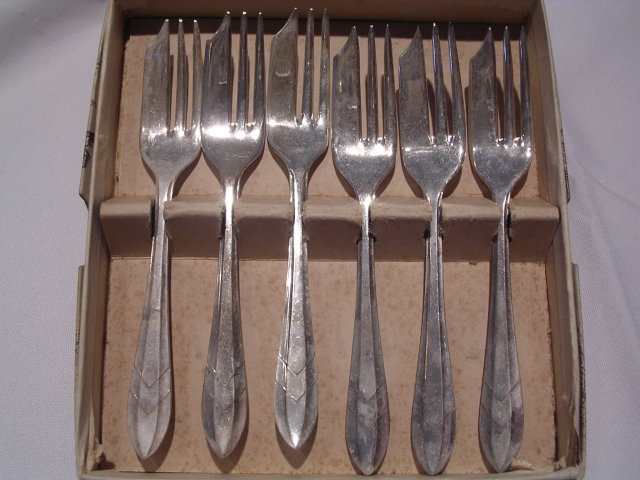 SET OF SIX SHEFFIELD SILVER PLATE PASTRY FORKS IN WESTMINSTER ABBY GIFT BOX