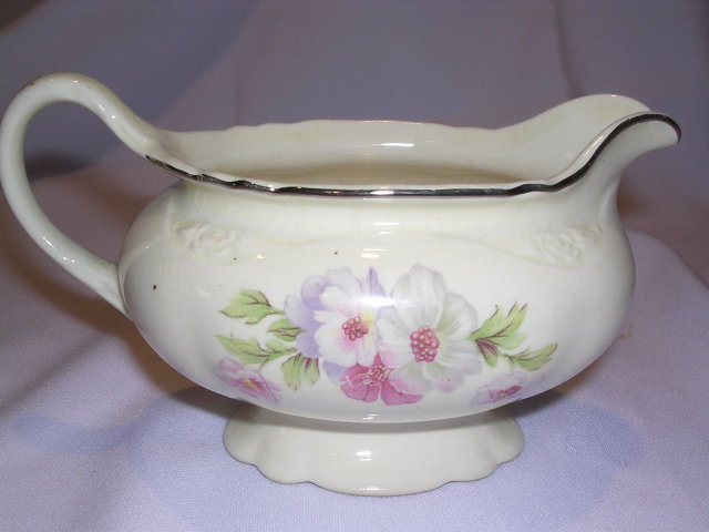 HOMER LAUGHLIN VIRGINIA ROSE FLUFFY ROSE CREAMER