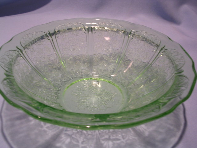 JEANNETTE CHERRY BLOSSOM GREEN DEPRESSION MASTER BERRY BOWL