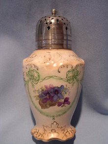 ANTIQUE FIELDING & CO CROWN DEVON FESTOON SUGAR SHAKER MUFFINEER WITH SILVER PLATE LID
