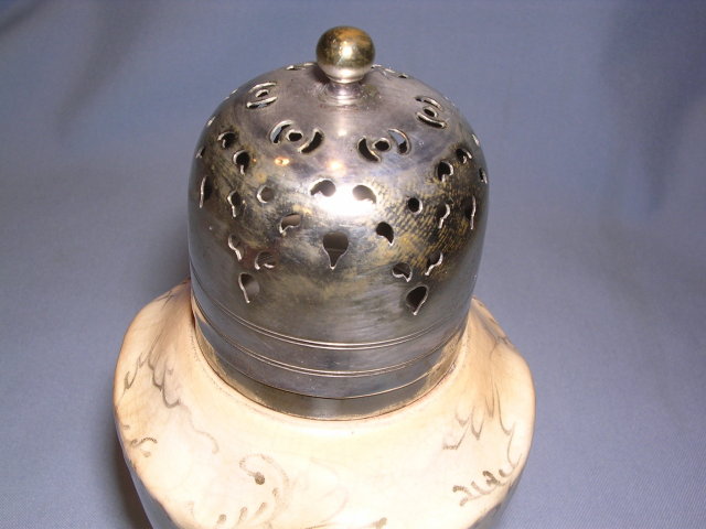 ANTIQUE FIELDING & CO CROWN DEVON FESTOON SUGAR SHAKER MUFFINEER WITH SILVER PLATE LID