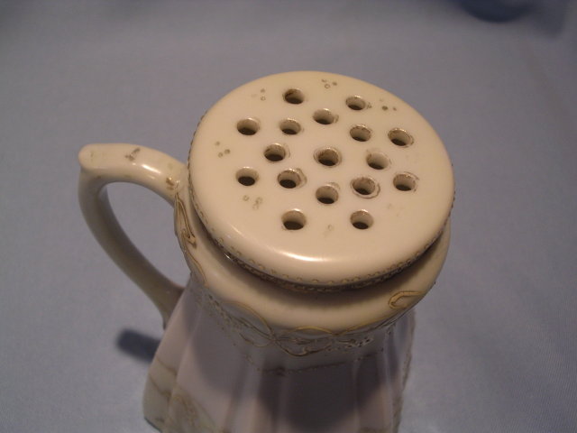 NIPPON SUGAR SHAKER MUFFINEER GOLD ON WHITE & YELLOW ORNATE