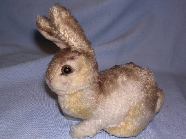 STEIFF JOINTED NECK STUFFED RABBIT