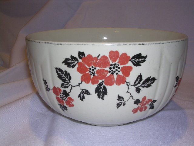 HALL'S RED POPPY RADIANCE 7 1/2 INCH BOWL