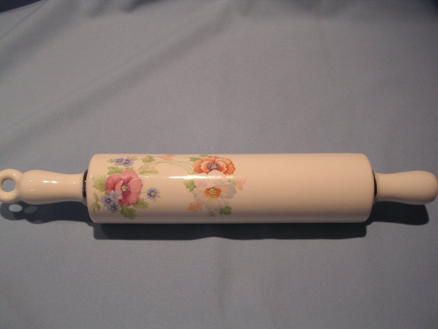 VINTAGE HARKER AMY FLORAL ROLLING PIN