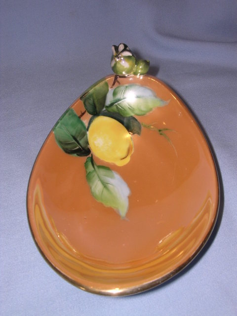 NORITAKE LUSTERWARE LEMON DISH WITH LEMON BUD FINIAL