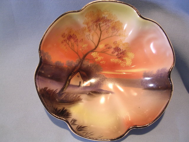NORITAKE TREE IN THE MEADOW FOOTED SCALLOPED DISH #27 RED MARK