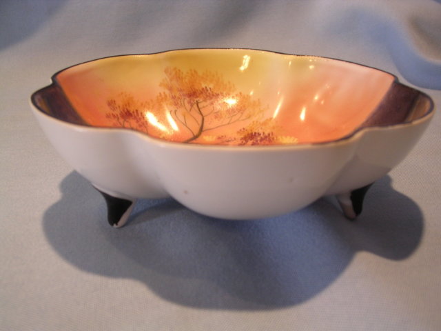 NORITAKE TREE IN THE MEADOW FOOTED SCALLOPED DISH #27 RED MARK