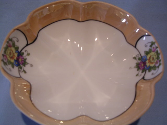 NORITAKE FOOTED LUSTERWARE SCALLOPED BOWL DISH
