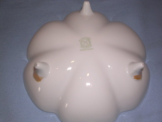 NORITAKE FOOTED LUSTERWARE SCALLOPED BOWL DISH