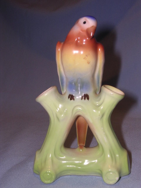 PARROT ON TRIANGULAR LOGS DOUBLE BUD VASE CZECH