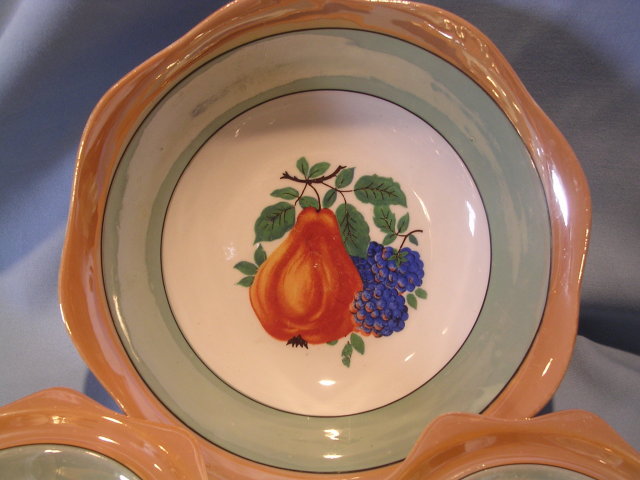 7 PIECE LUSTERWARE FRUIT OR BERRY BOWL SET