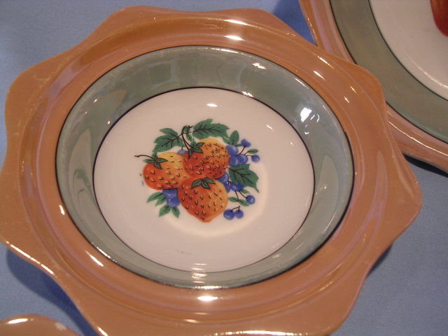 7 PIECE LUSTERWARE FRUIT OR BERRY BOWL SET