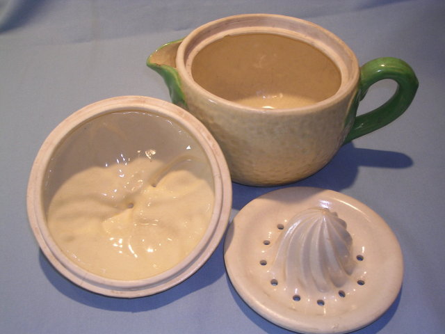 OLD THREE PIECE REAMER PITCHER CITRUS SHAPE JAPAN