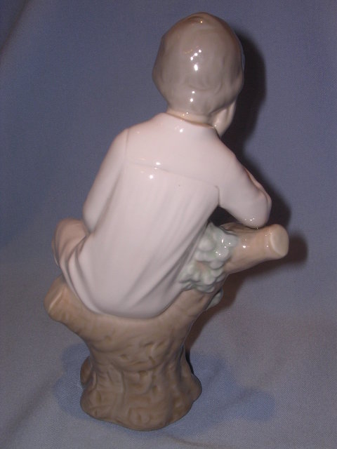 LLADRO THINKER LITTLE BOY FIGURINE