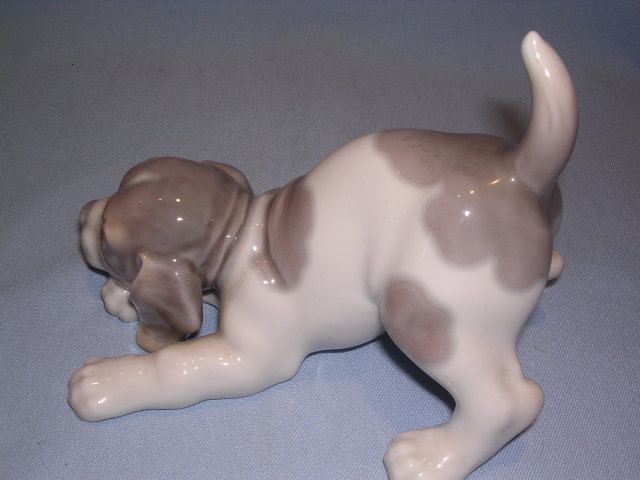 LLADRO BEAGLE PUPPY FIGURINE #1070