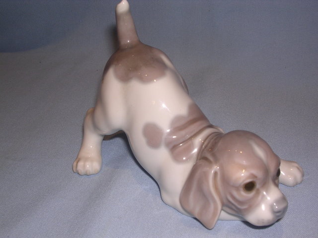 LLADRO BEAGLE PUPPY FIGURINE #1070