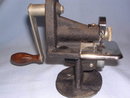 SINGER HAND CRANK TABLETOP PINKER MACHINE 1930'S RARE