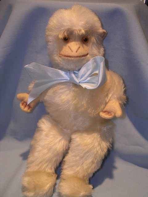 1940's WHITE MOHAIR MONEY WITH GLASS EYES