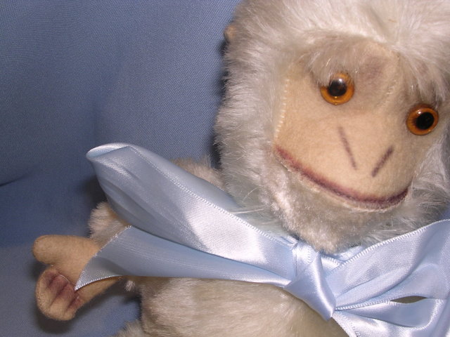 1940's WHITE MOHAIR MONEY WITH GLASS EYES