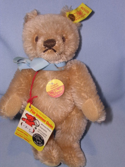 STEIFF ORIGINAL TEDDY BEIGE 7 INCH BEAR 0201/18 EAR BUTTON ,EAR, CHEST AND HANG TAGS