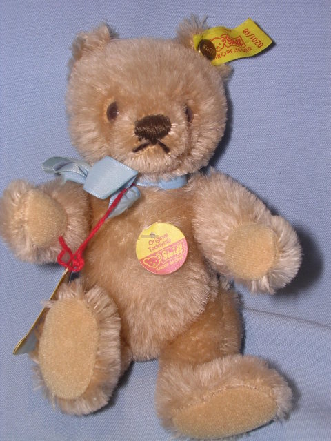 STEIFF ORIGINAL TEDDY BEIGE 7 INCH BEAR 0201/18 EAR BUTTON ,EAR, CHEST AND HANG TAGS