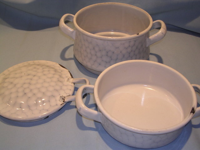 GERMAN GRANITE WARE CHICKEN WIRE ENAMEL 3 PIECE DOUBLE BOILER STEAMER WITH LID