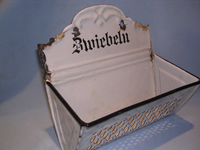 GERMAN CHICKEN WIRE GRANITEWARE ENAMELWARE GRANITE ENAMEL ZWIEBELN ONION HOLDER