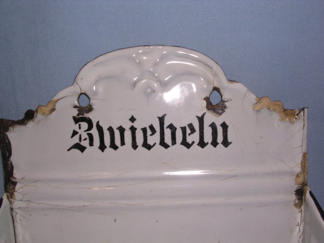GERMAN CHICKEN WIRE GRANITEWARE ENAMELWARE GRANITE ENAMEL ZWIEBELN ONION HOLDER