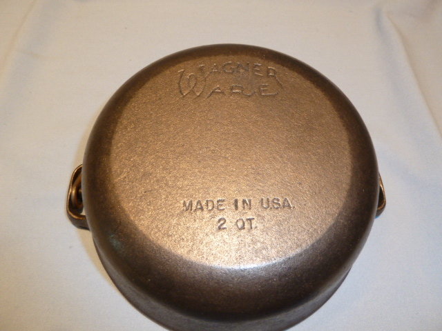 Cast Iron-Wagner Ware-Griswold 2 Quart Dutch Oven Kettle