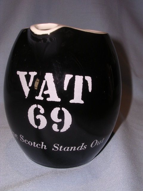 VAT 69 SCOTCH WHISKEY BLACK BAR WATER PITCHER