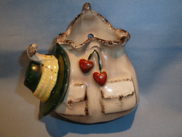 RARE GOEBEL SATCHEL AND HAT WALL POCKET FULL BEE 1923