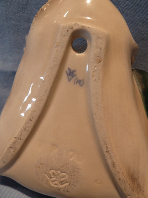 RARE GOEBEL SATCHEL AND HAT WALL POCKET FULL BEE 1923
