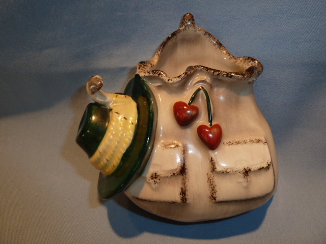 RARE GOEBEL SATCHEL AND HAT WALL POCKET FULL BEE 1923