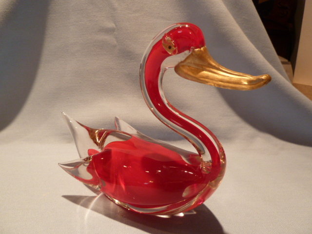 OLD HEAVY GLASS RED TO CLEAR SWAN