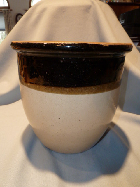 OLD BROWN AND TAN OPEN TOP GLAZED CROCK POT