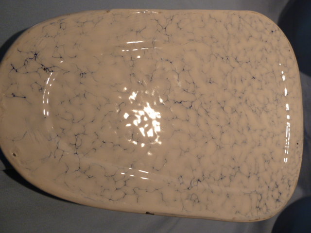 OLD GERMAN SNOW ON MOUNTAIN GRANITEWARE GRANITE ENAMEL BED PAN RARE